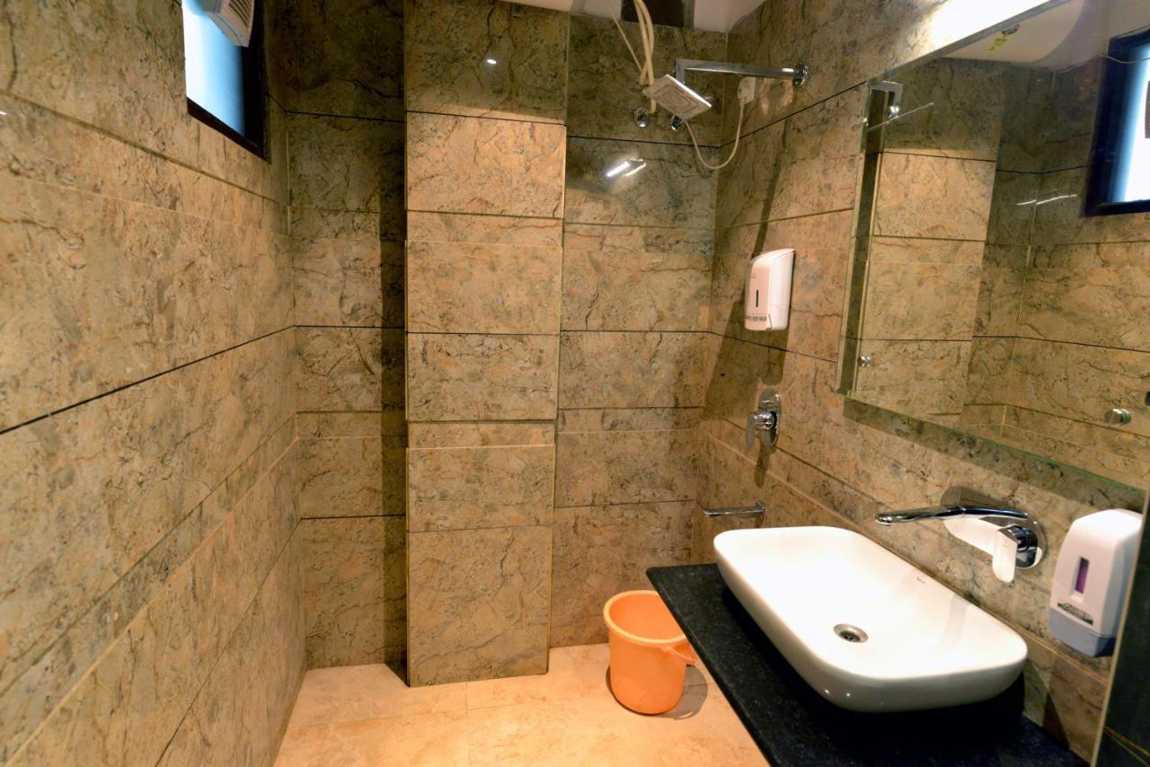 The Yellow Hotel 3*